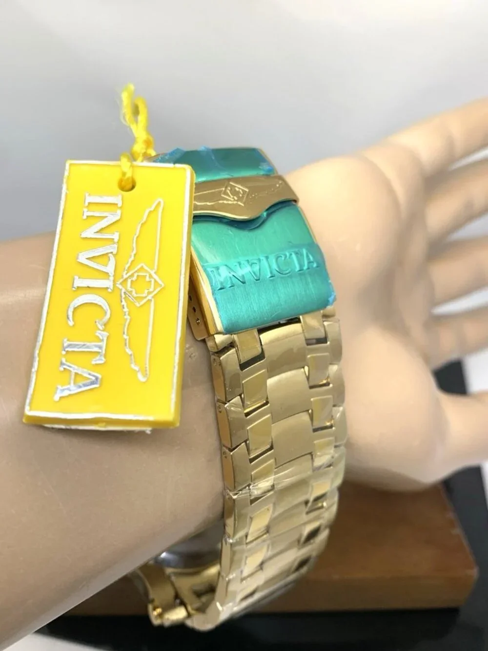 Invicta Men's Watch 23651 Pro Diver Quartz Blue Dial Gold Stainless Steel 48mm